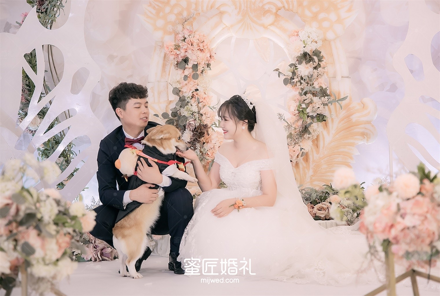 订婚宴敬酒时说什么显得简单大方