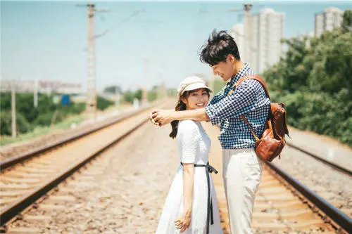这5种短发婚纱照风格
