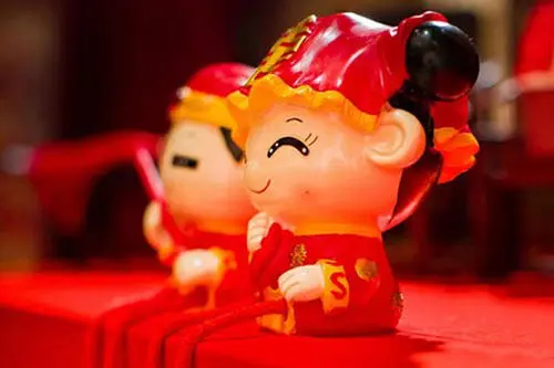 结婚下聘礼必备八样是什么
