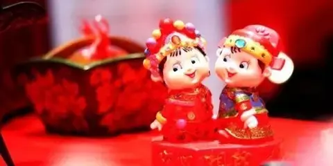 结婚下聘礼必备八样是什么