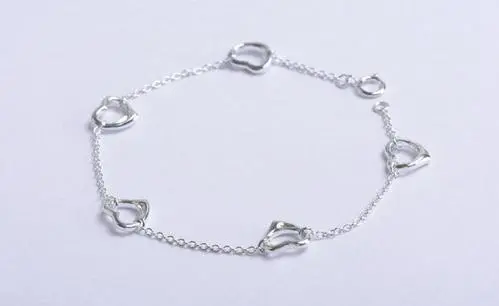 送礼物给女朋友送什么比较好