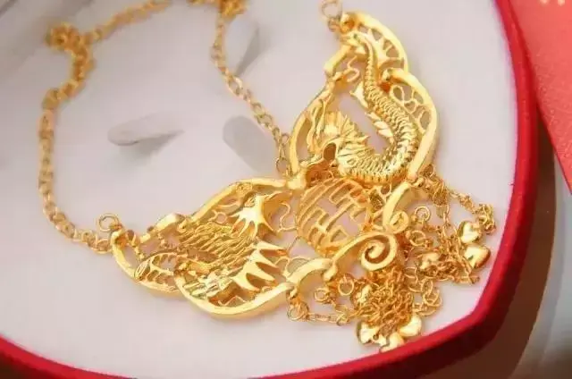 订婚三金多少钱合适