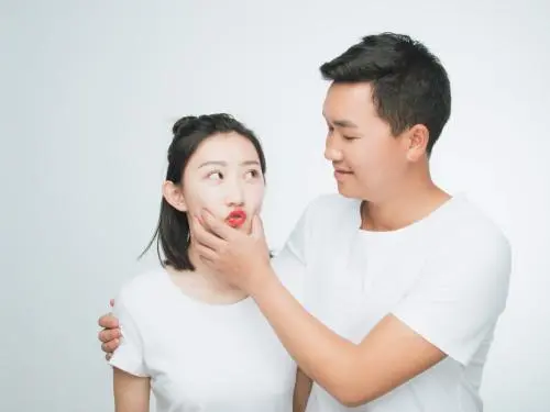 已婚男人心里有你的表现