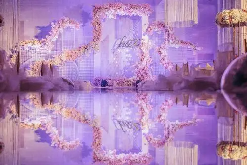 参加婚礼穿什么衣服合适