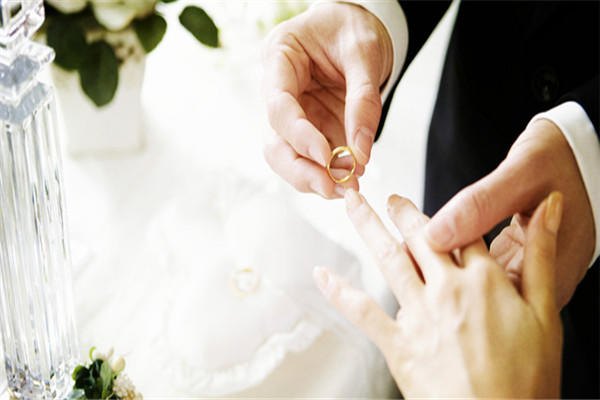 国庆节穿什么衣服参加婚礼