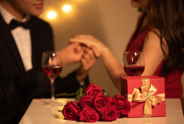 送给女朋友一段感动到哭的话 让女朋友感动到哭的话真实