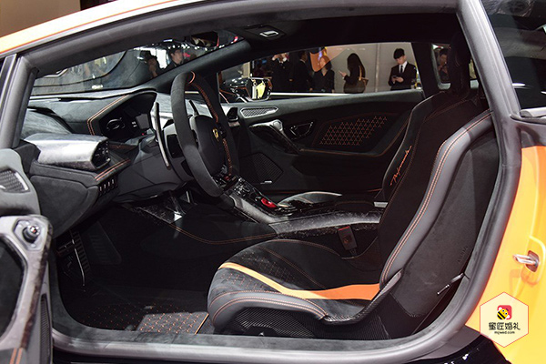 郑州兰博基尼(小牛)婚车租赁