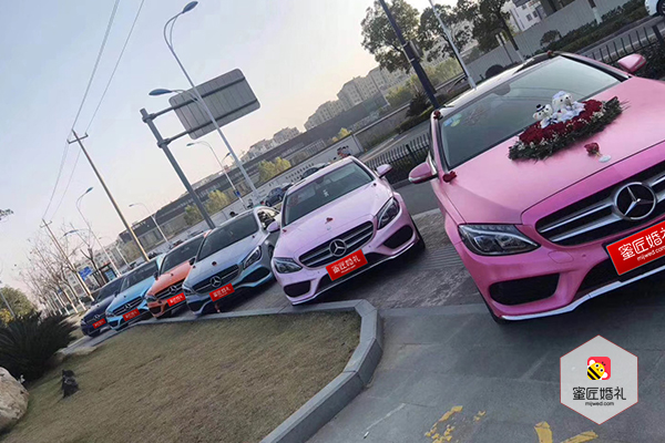 宁海彩色奔驰C系婚车租赁