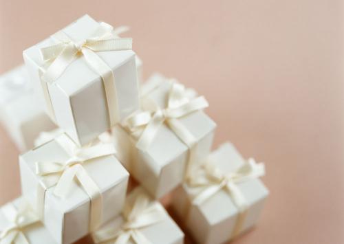 高情商女人收到礼物感谢的话 收礼怎么回复感谢语