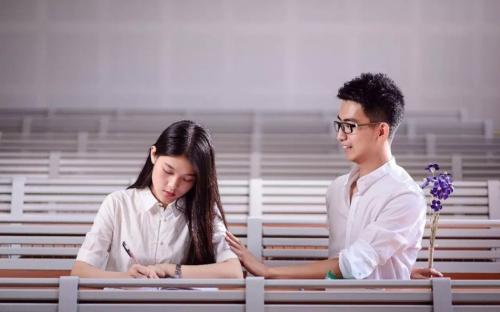 和女生说早安的句子 给女生发早安暖心话