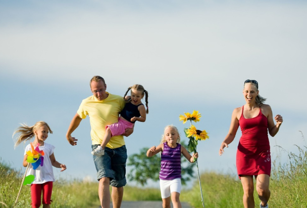 晒女儿照片配什么句子