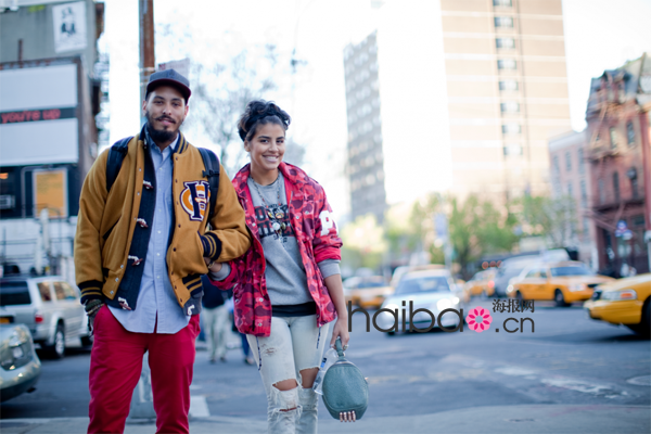 发女朋友照片朋友圈配什么话 晒女朋友照片配一句话