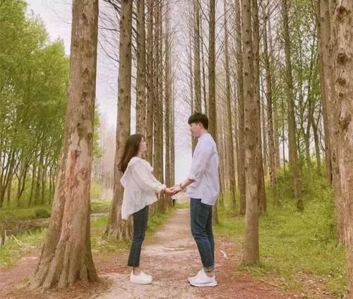 幽默段子哄女朋友开心 逗女生开心的幽默段子