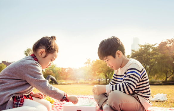 夸自己闺女的话朋友圈