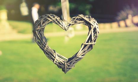 情侣一周年发朋友圈 情侣在一起一周年的说说