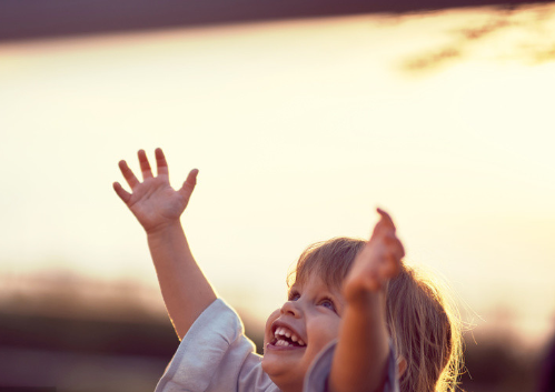 不能陪伴孩子心酸句子