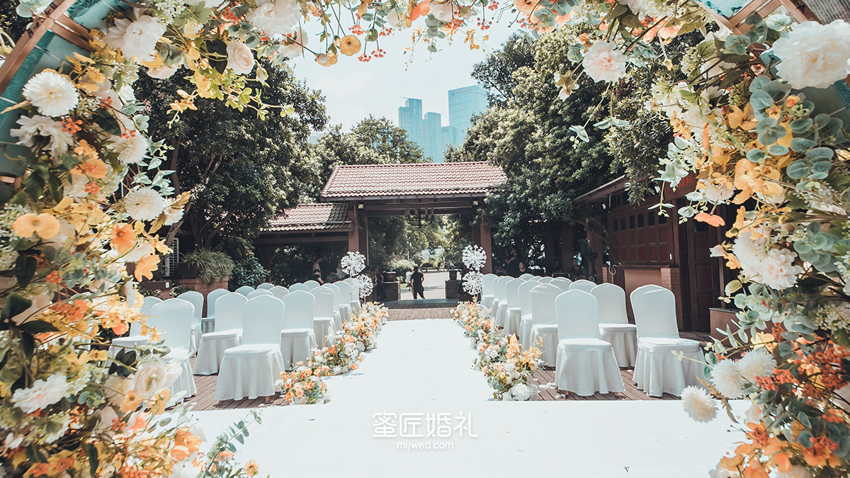 户外婚礼现场布置图片