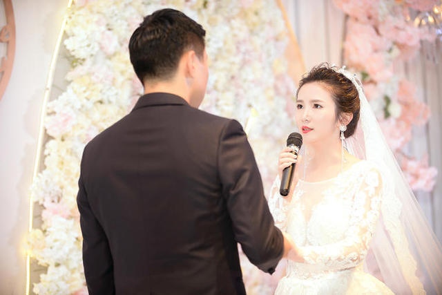 岳西婚礼的主持人怎么选择