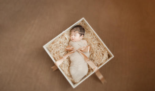 生了孩子怎么报喜朋友圈 宝宝出生发朋友圈报喜