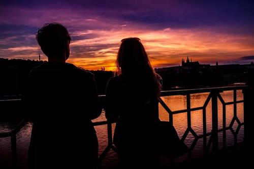 给女朋友讲的超甜的睡前故事