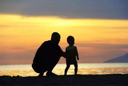 老婆生了个儿子怎么发朋友圈 生下孩子的报喜朋友圈