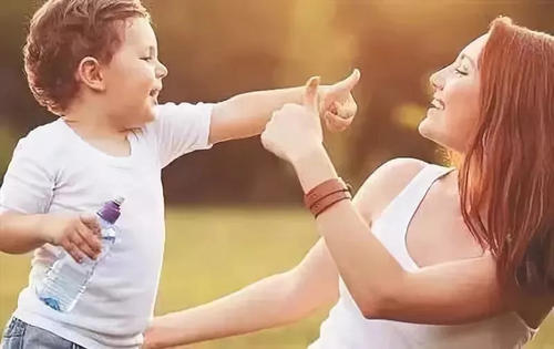 朋友圈发孩子照片配什么文字