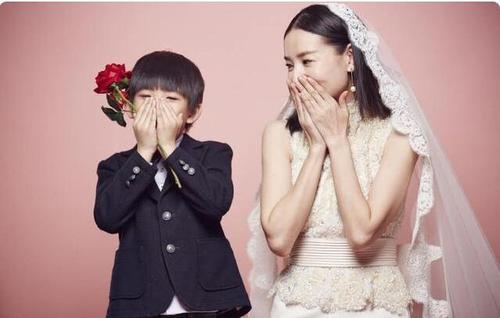 朋友圈夸妈妈漂亮的话夸妈妈漂亮的句子幽默简短