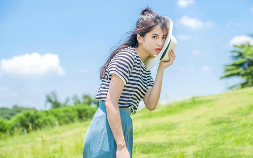 女孩子生气了哄她的幽默句子 生气了哄女孩子开心的话语