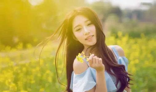 夸女生可爱的句子简短