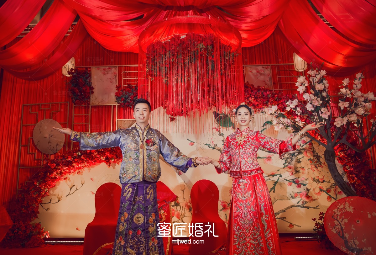 岳西红色婚礼布置图