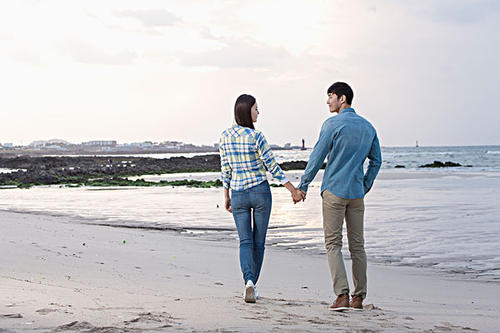 故事哄女朋友睡觉的 给女朋友超暖睡前故事