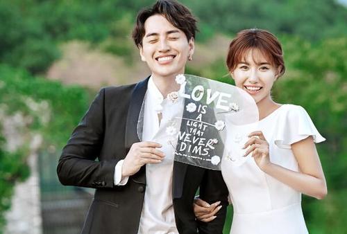 送女朋友礼物贺卡情话 送女朋友礼物贺卡20字