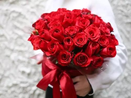 送对象玫瑰花配的句子