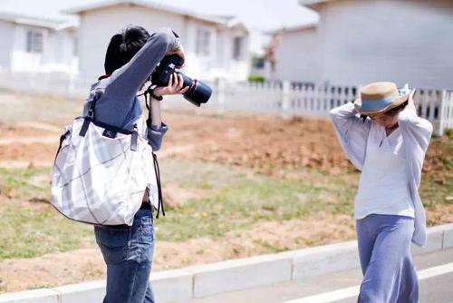 适合哄女孩子的睡前故事 给女友讲故事哄她睡觉