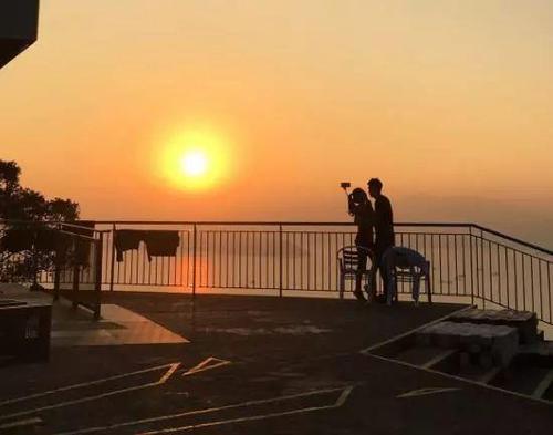 100个超短哄女孩子睡前故事 100个哄女友睡前浪漫小故事