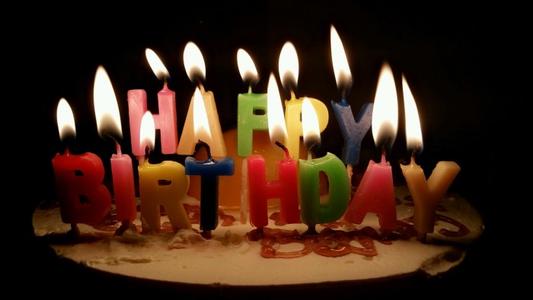 姐妹生日短句8个字暖心
